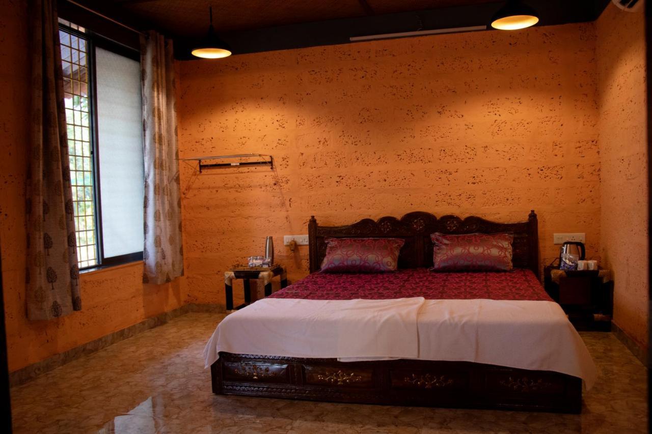 Hotel Amee'S Retreat à Diveāgar Extérieur photo