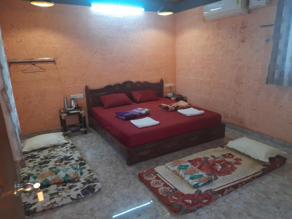 Hotel Amee'S Retreat à Diveāgar Extérieur photo